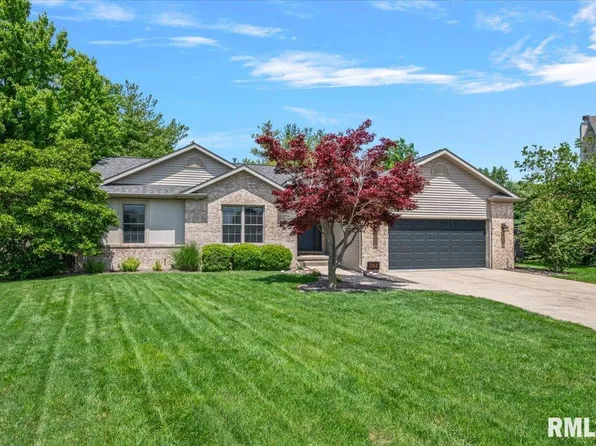 202 Huntington Rd, Chatham, IL 62629