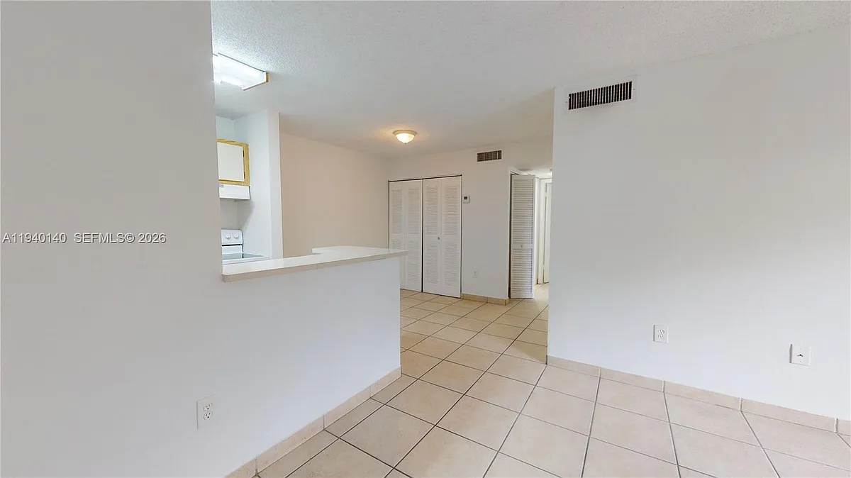 Building Photo - 15600 SW 80th St #L-202