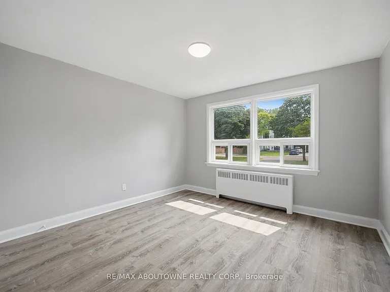 1037 Churchill Ave #1 — Photo 17