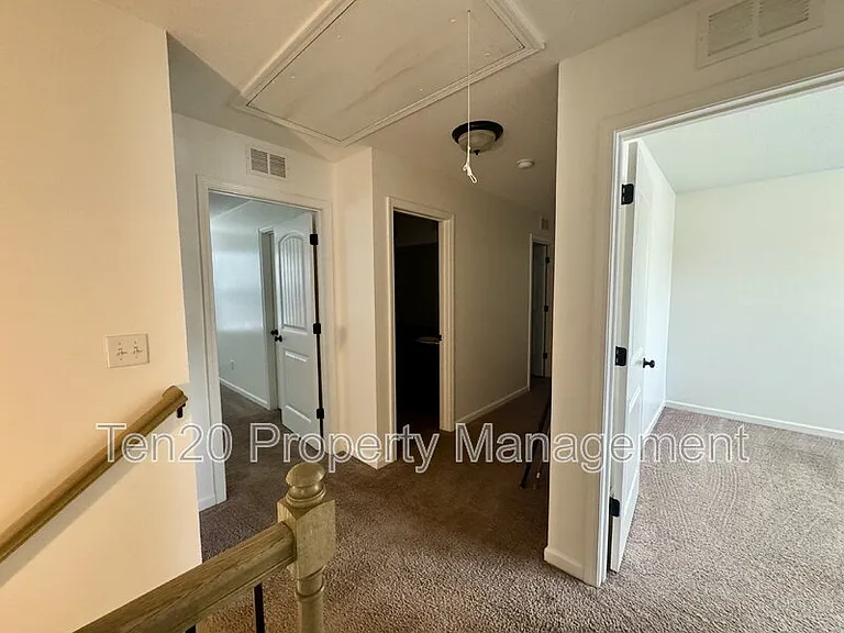 5037 Lexington Ln — Photo 29