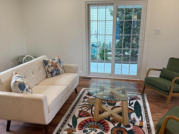 3rd image of 202 Chestnut St