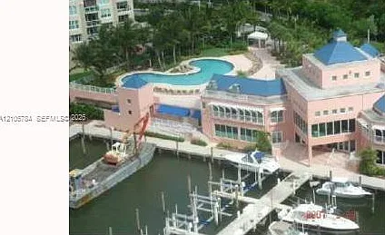 100 Hidden Bay Condo — Photo 4