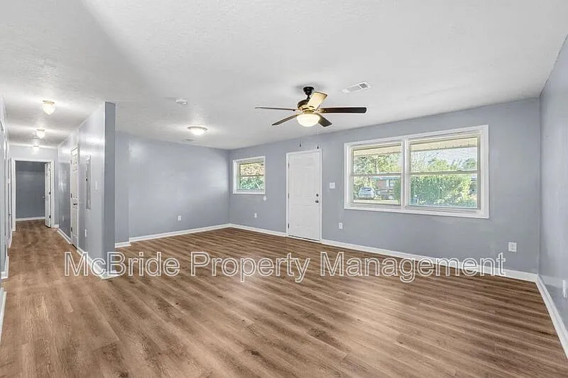 3 bed, 2.0 bath, 1269 sqft, $1,450 — Photo 3