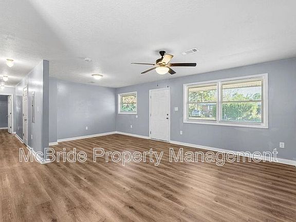 3rd image of 1413 Springview Dr
