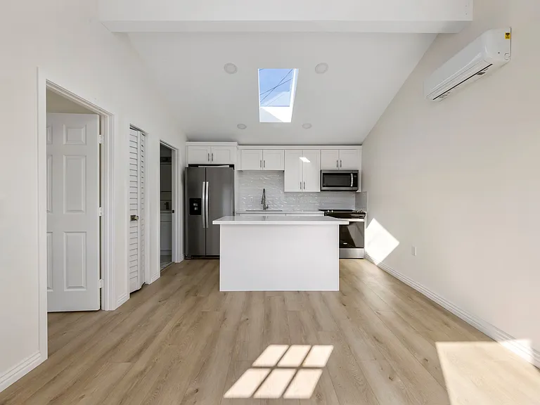 13118 Cordary Ave #B — Photo 1
