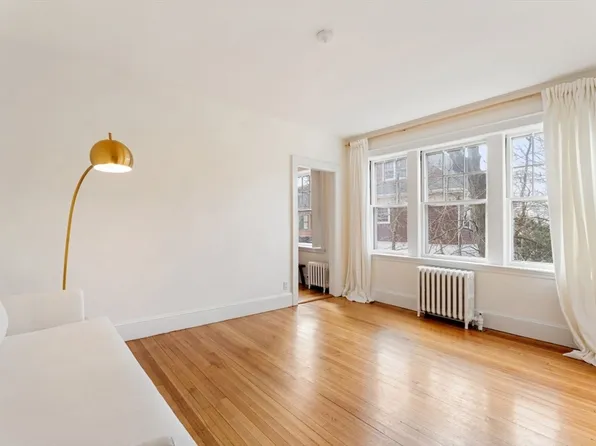 20 Concord Ave APT 6, Cambridge, MA 02138