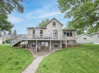 17 E Lake St, Osakis, MN 56360
