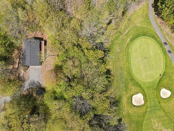 4th image of 104 Greensward Drive