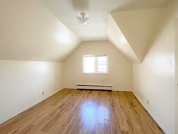 2nd image of 1503 Victoria Ave #19
