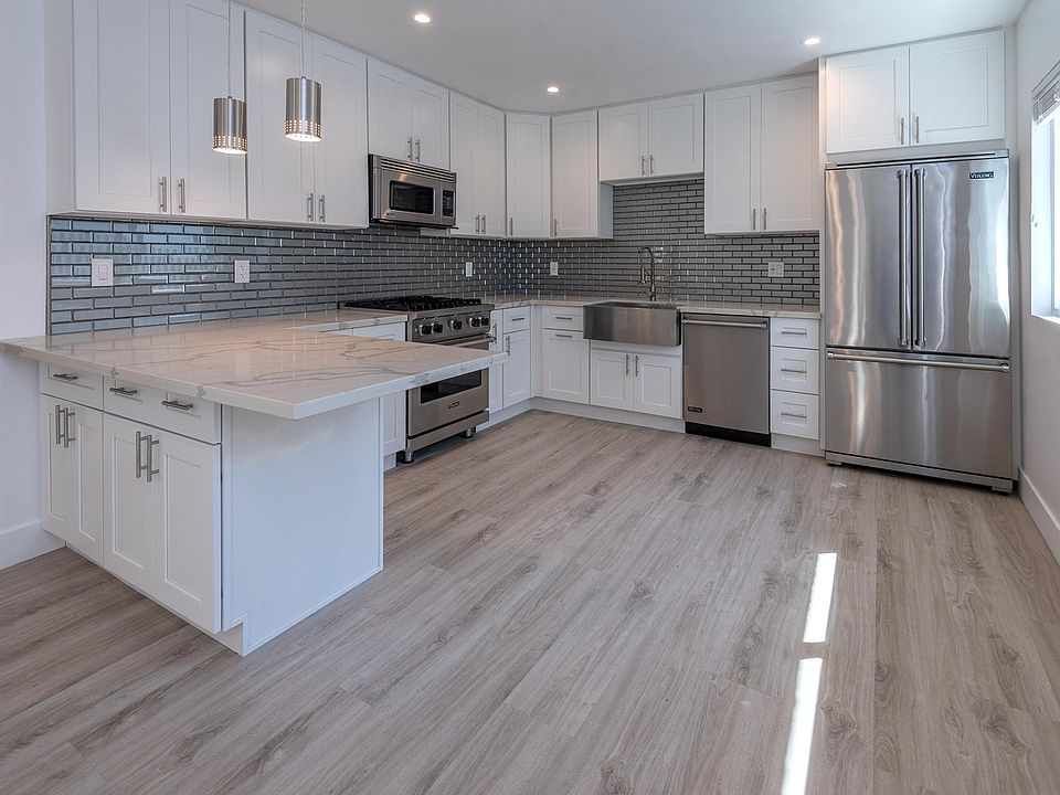 1st image of 506 S Broadway APT A