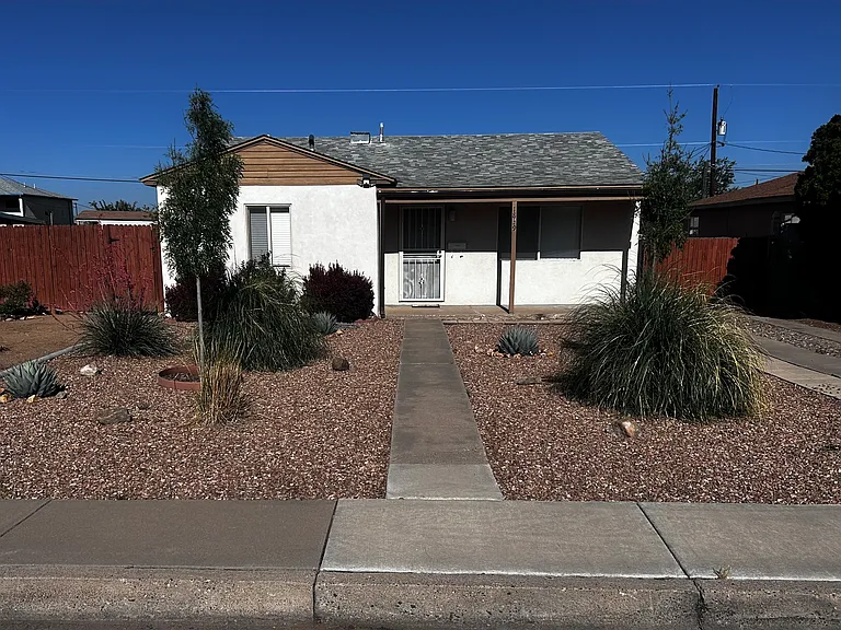1839 Palomas Dr NE — Photo 3