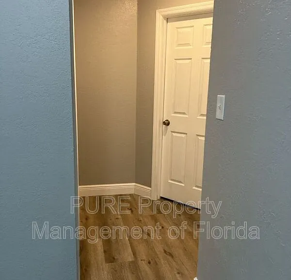 1135 NE 9th Ave — Photo 12