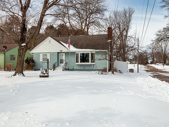 2nd image of 539 Riverside Blvd