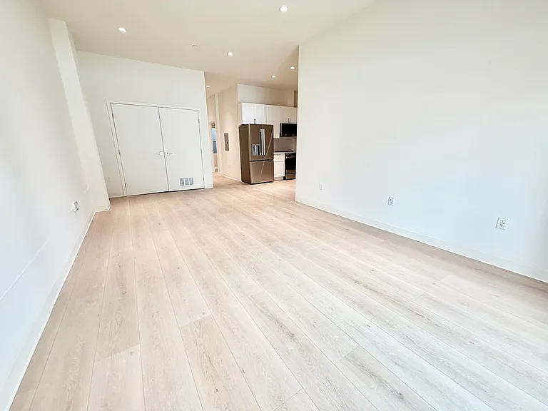 1256 Howard — Photo 21