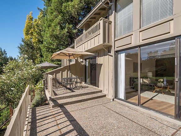 3rd image of 542 Sand Hill Cir