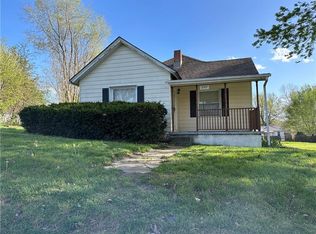 2107 Garfield St, Lexington, MO 64067