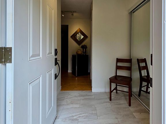 2nd image of 49 Southbank Dr #10