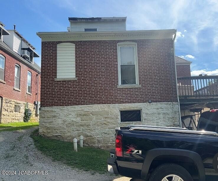 2nd image of 309 E Ashley St