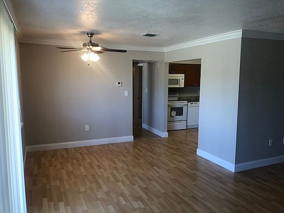 5th image of 605 Fenton Pl Unit 204