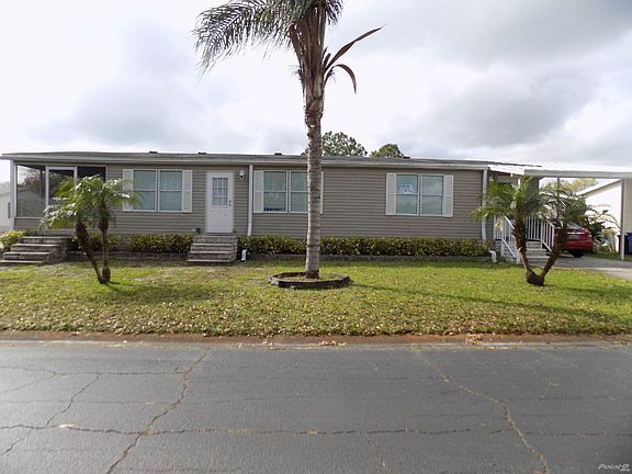 FRONT VIEW OF CORNER LOT