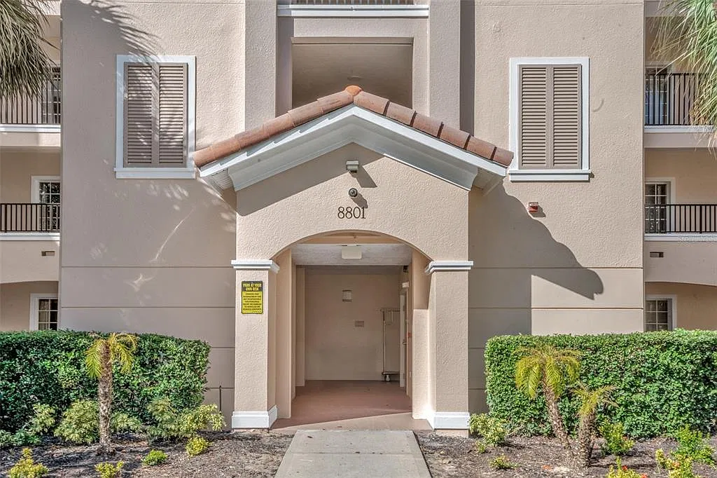2 bed, 2.0 bath, 1178 sqft, $2,000 — Photo 1