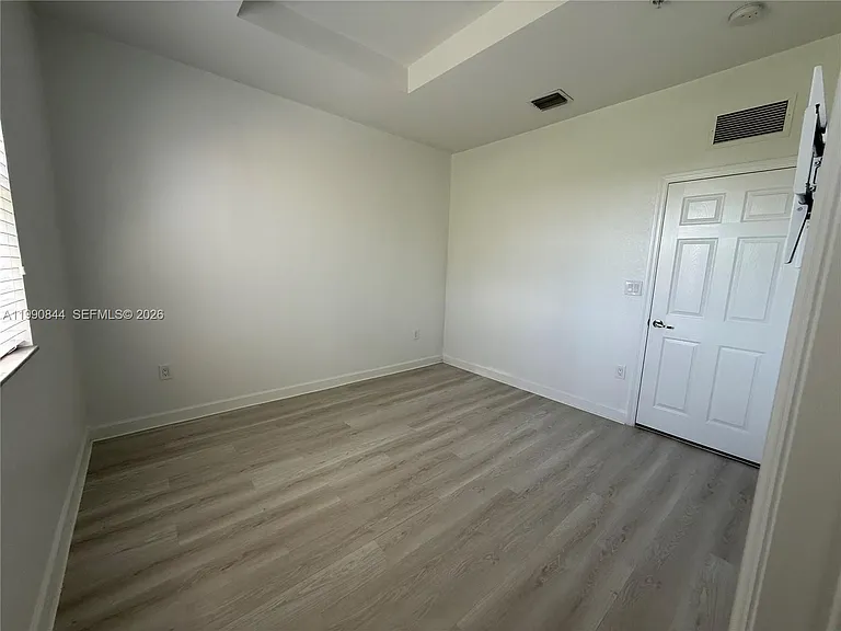 134 SE 28th Ter #6 — Photo 13