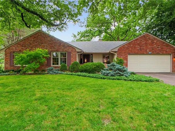 7207 W 100th Pl, Overland Park, KS 66212