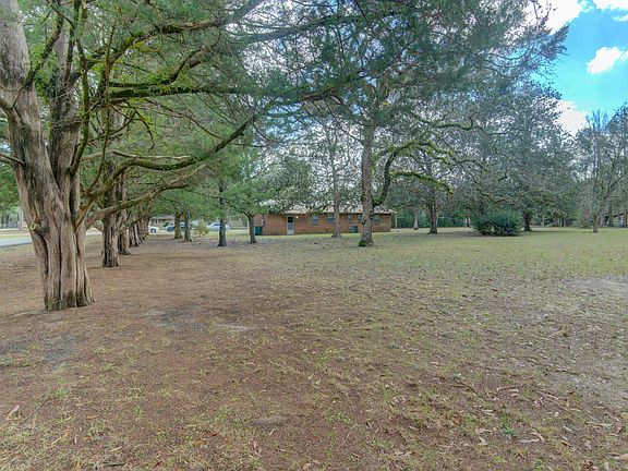 3rd image of 4826 Primrose St