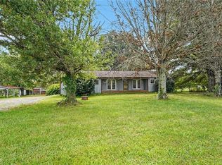 4563 State Highway 268, Pilot Mountain, NC 27041