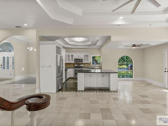 4th image of 304 Sunflower Ave