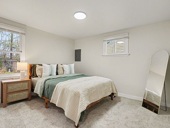 2nd image of 1110 Roberts St