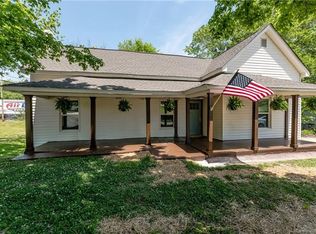 408 Woodlawn Ave, Mount Holly, NC 28120