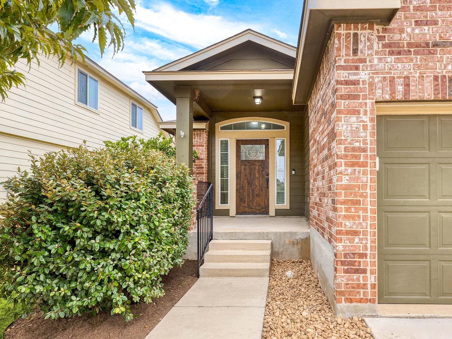 3 bed, 1289 sqft, $1,850 — Photo 3