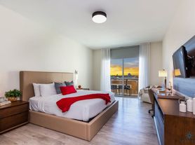 327 Pierce St, Hollywood, FL