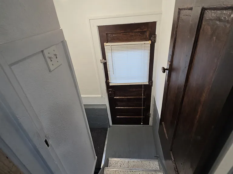 2400 S Henry St — Photo 14