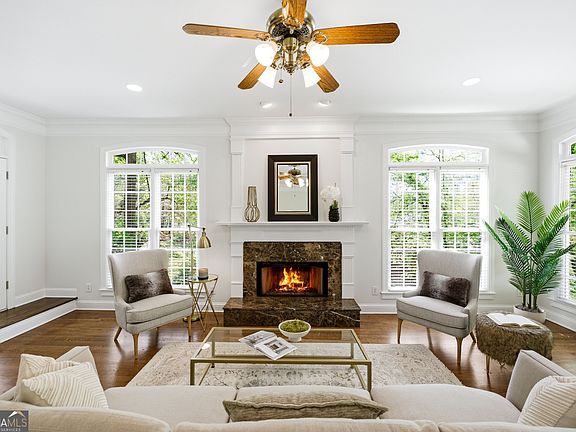 5th image of 166 Windrift Dr