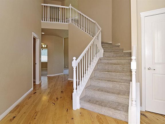 3rd image of 804 W Heather Woods Dr