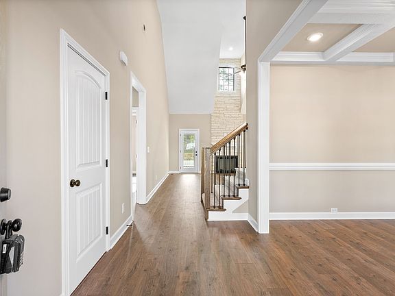 5th image of 594 Alicia Dr Lot 7