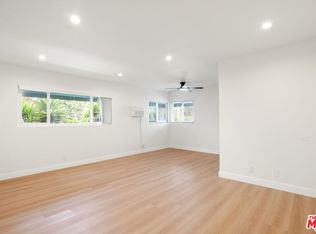 8440 Willoughby Ave APT 3, West Hollywood, CA 90069