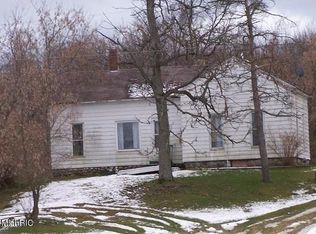6402 Thornapple Lake Rd, Nashville, MI 49073