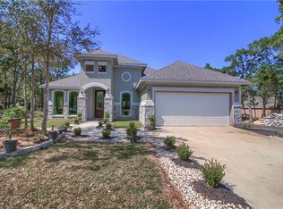 112 Woods View Ct, Cedar Creek, TX 78612
