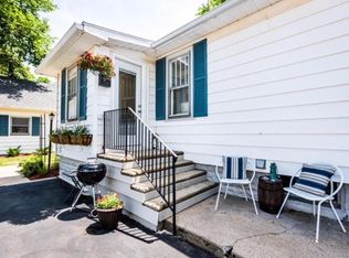 15 N Barker St APT B, New Buffalo, MI 49117