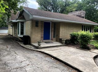 2017 Maple Ave, Downers Grove, IL 60515