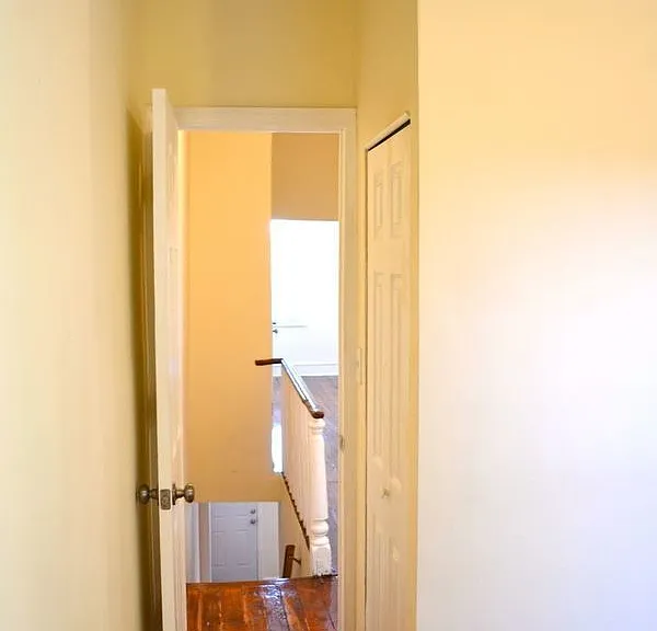 2050 Watkins St — Photo 16