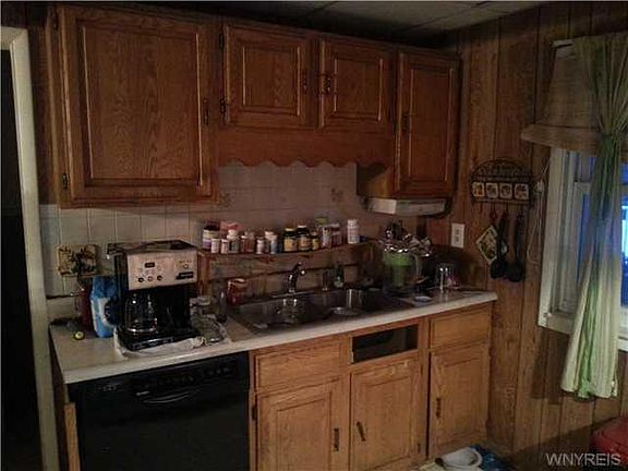 4th image of 121 Zimmerman St