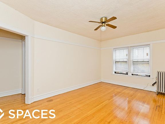 3rd image of 1440 W Cuyler Ave