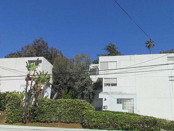 2nd image of 2100 Griffith Park Blvd APT 2