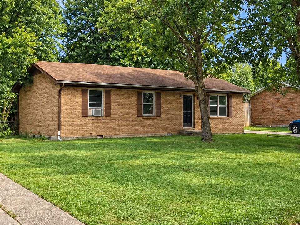 313 Center St