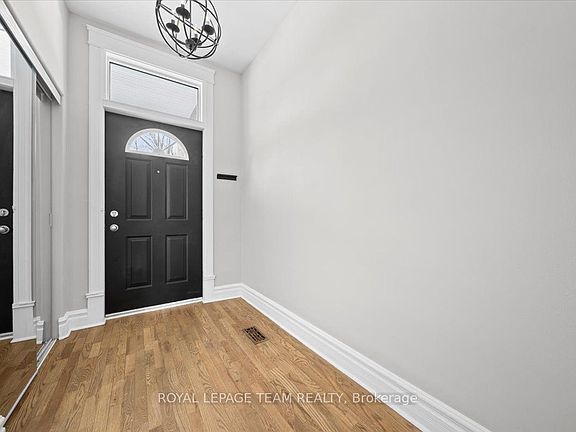 3rd image of 136 Elm St