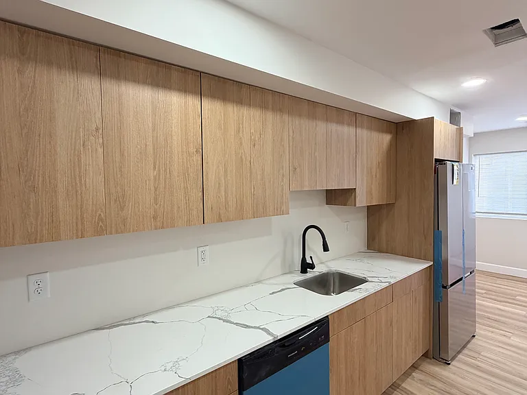 44 Warner St #B5 — Photo 1
